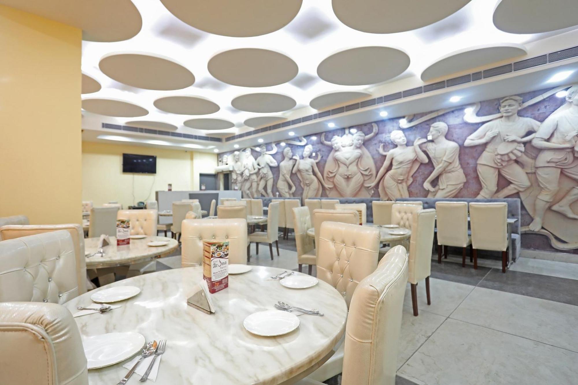 Live On Mrt736 Hotel Meerut Exterior foto