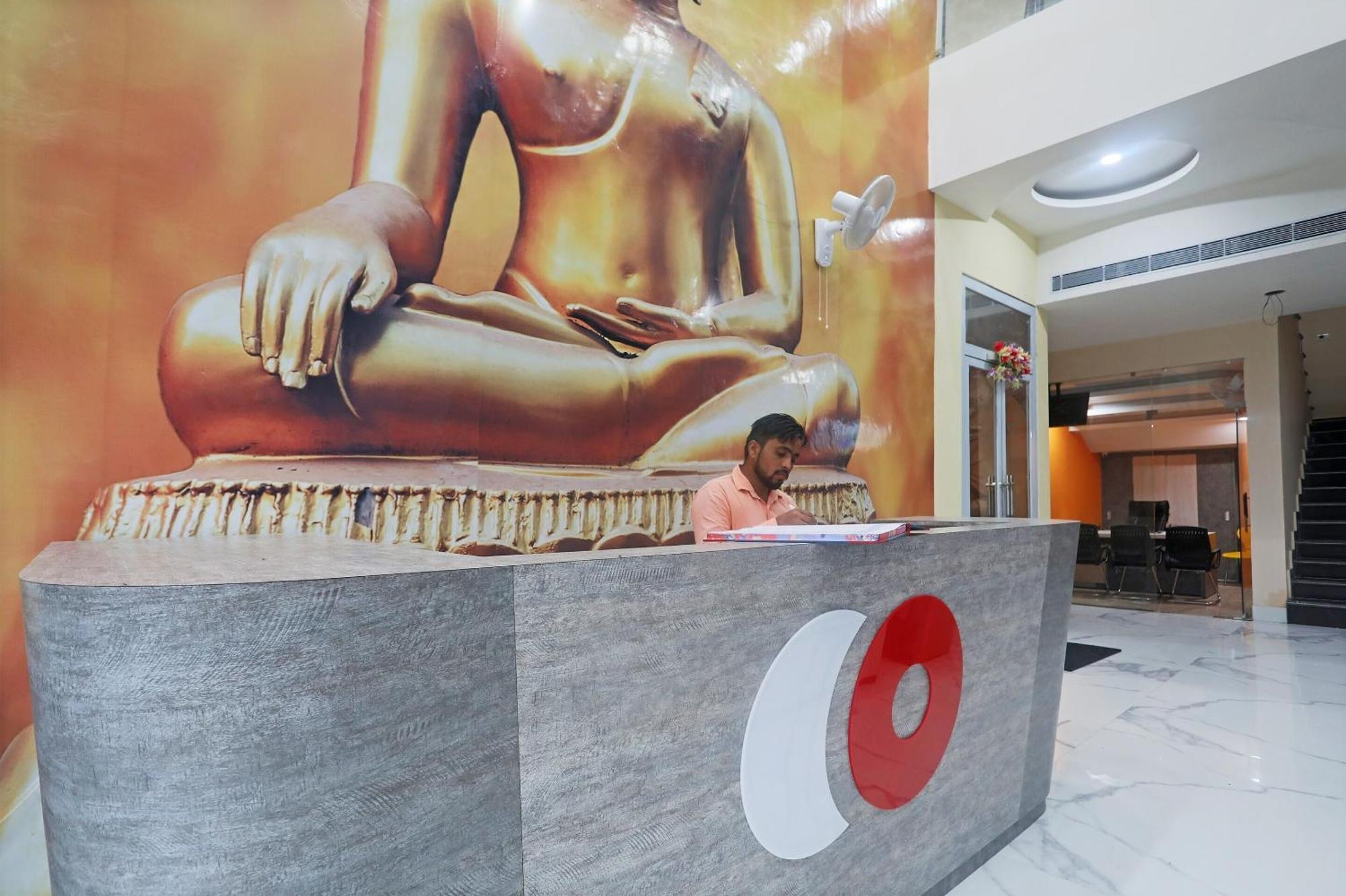 Live On Mrt736 Hotel Meerut Exterior foto